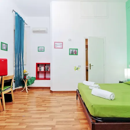 Lucky Domus 게스트하우스 2*