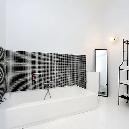 게스트하우스 Lucky Domus 2*